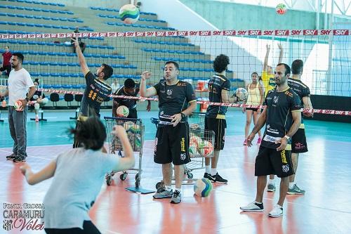 Treinador da equipe, Augusto Cutrim avalia a peneira na Arena Multiuso / Foto: José Tramontin/Ponta Grossa Caramuru